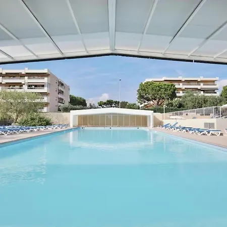 Apartmán 50m De La *